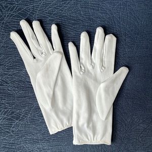Girls’ White Gloves
